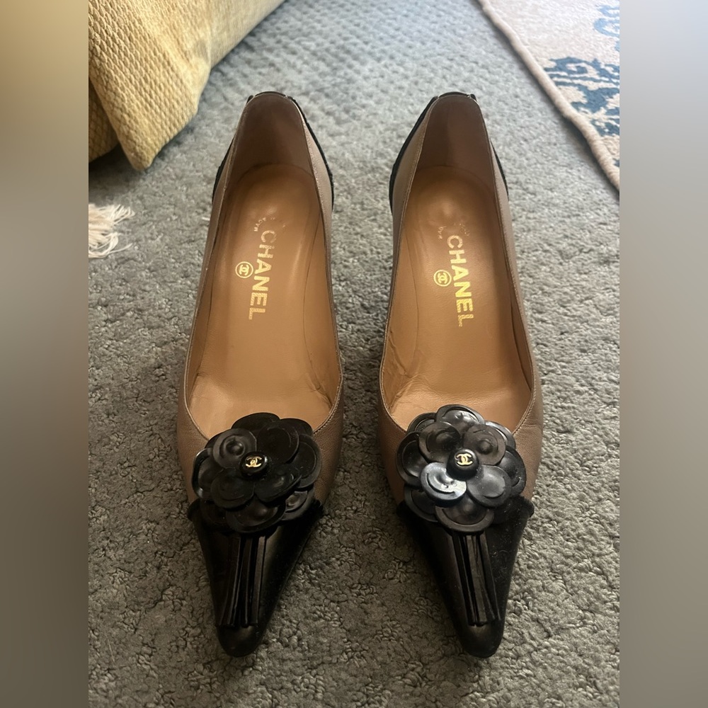 Chanel Black Leather & Patent Captoe Kitten Heel Logo Camellia Fringe Pump